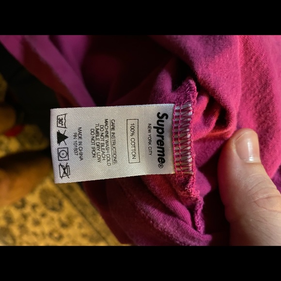 Supreme T-Shirt - Picture 3 of 3